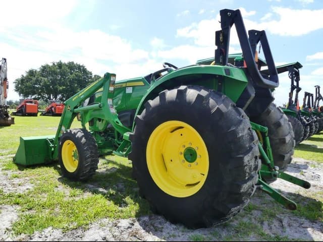 Image of John Deere 4044M equipment image 3