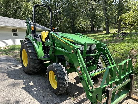 Image of John Deere 4044M equipment image 4