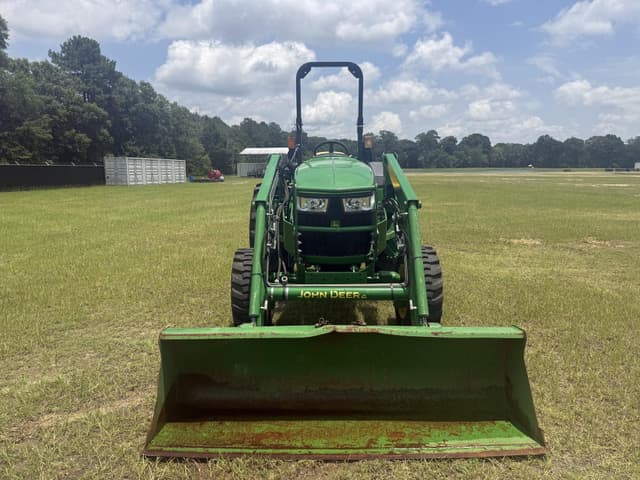 Image of John Deere 4044M equipment image 4