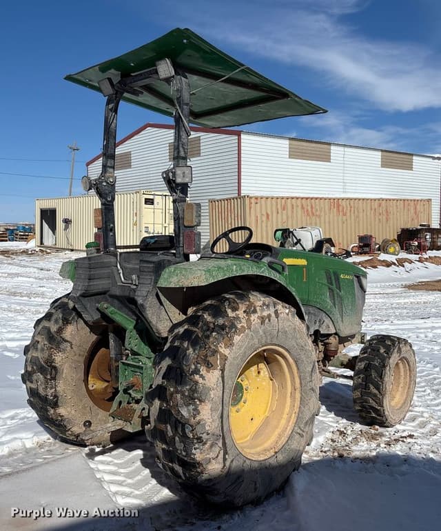 Image of John Deere 4044M equipment image 4