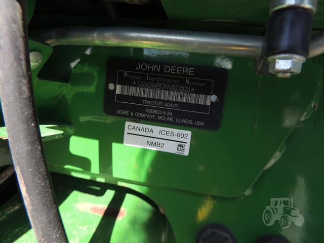 Image of John Deere 4044R equipment image 4