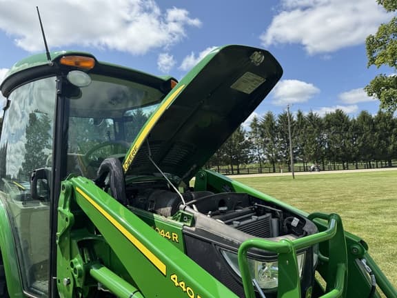 Image of John Deere 4044R equipment image 3