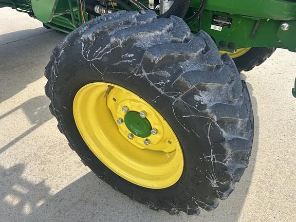 Image of John Deere 4044R equipment image 3