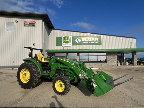 Image of John Deere 4044R equipment image 2