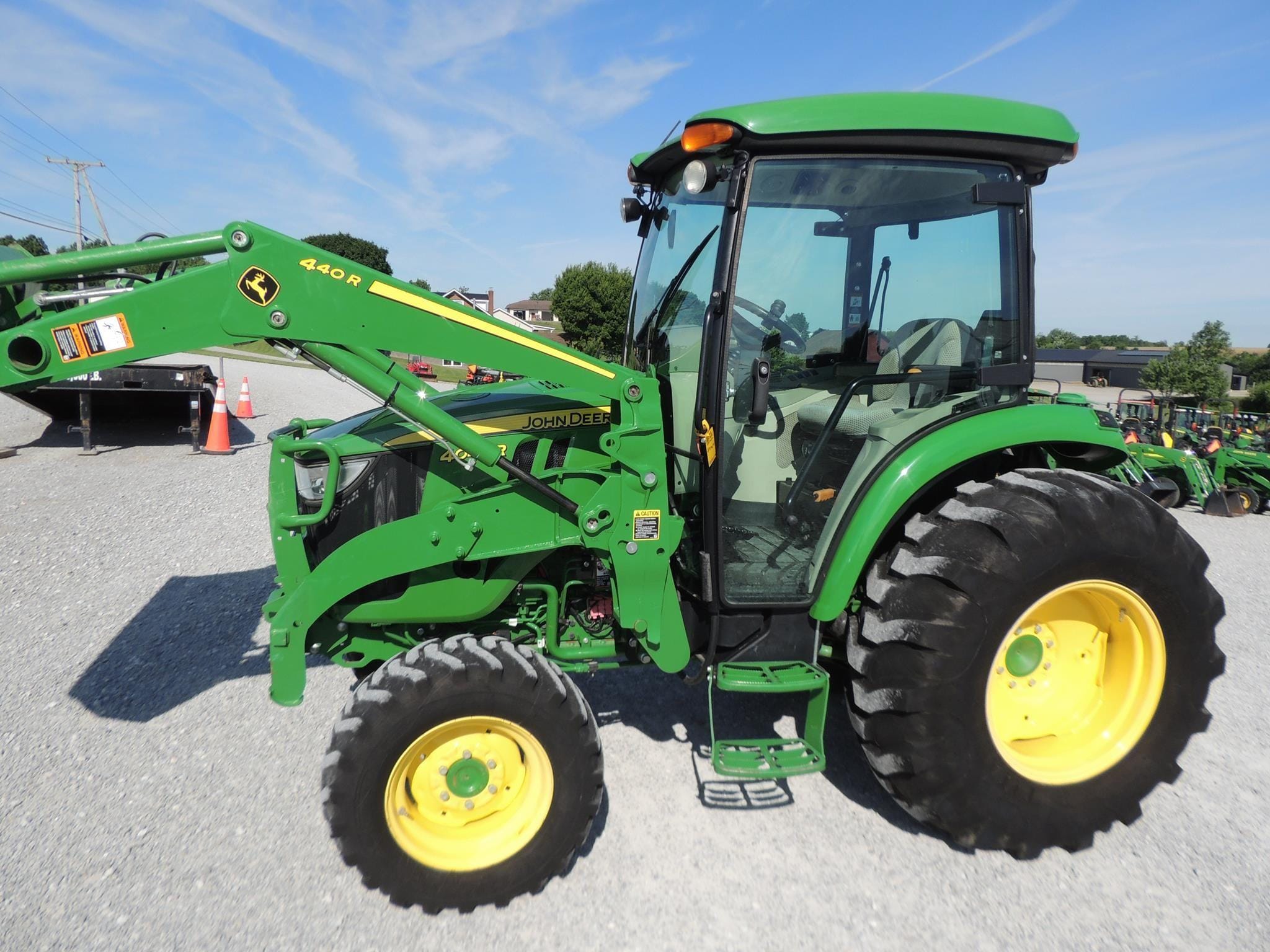 2019 John Deere 4044R Equipment Image0