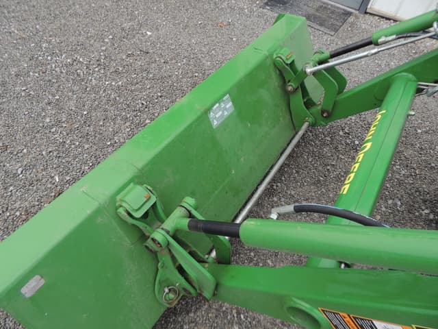 Image of John Deere 4044R equipment image 4