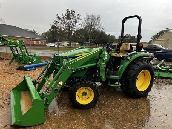 2019 John Deere 4044R Equipment Image0