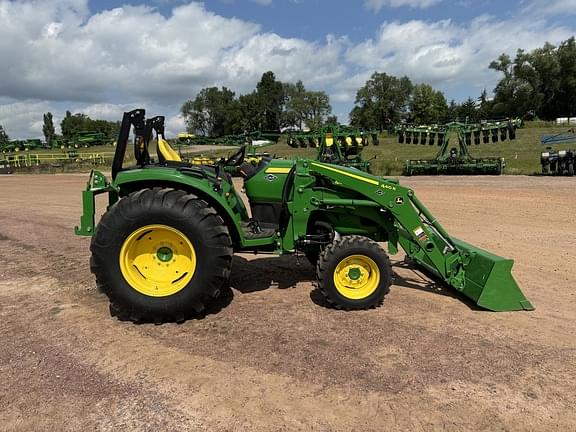 Image of John Deere 4044R equipment image 3