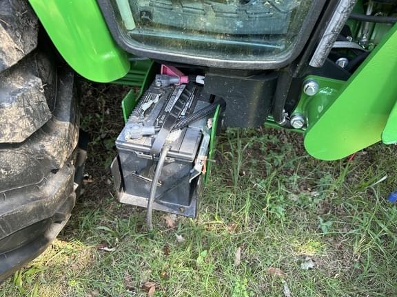 Image of John Deere 4044R equipment image 3