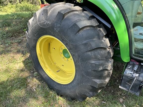 Image of John Deere 4044R equipment image 4