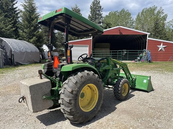Image of John Deere 4052M equipment image 4