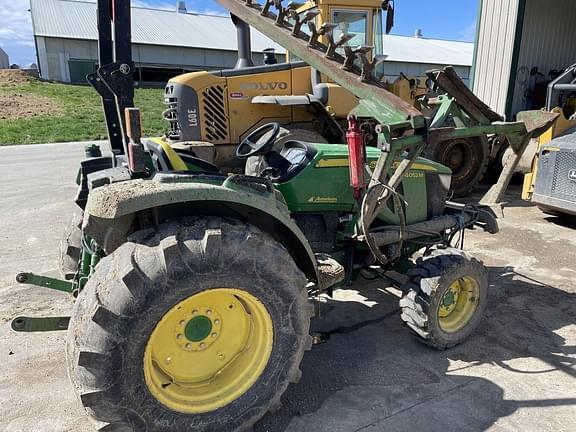 Image of John Deere 4052M equipment image 1