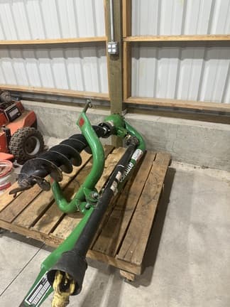 Image of John Deere 4052M equipment image 2
