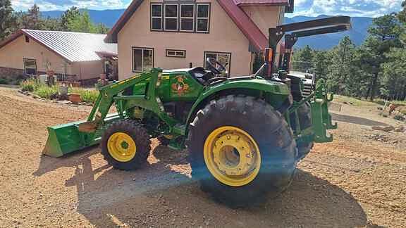 Image of John Deere 4052M equipment image 4