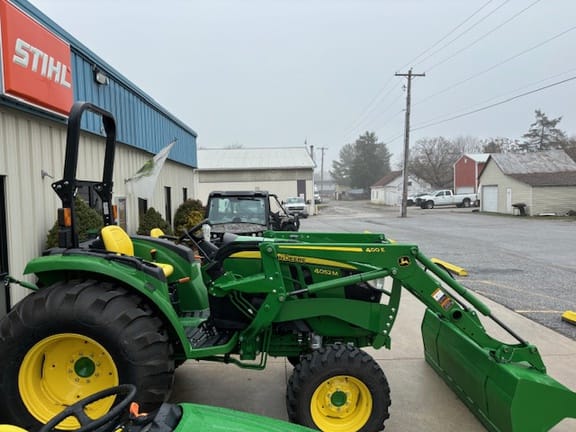 2019 John Deere 4052M Equipment Image0