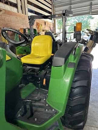 Image of John Deere 4052M equipment image 3