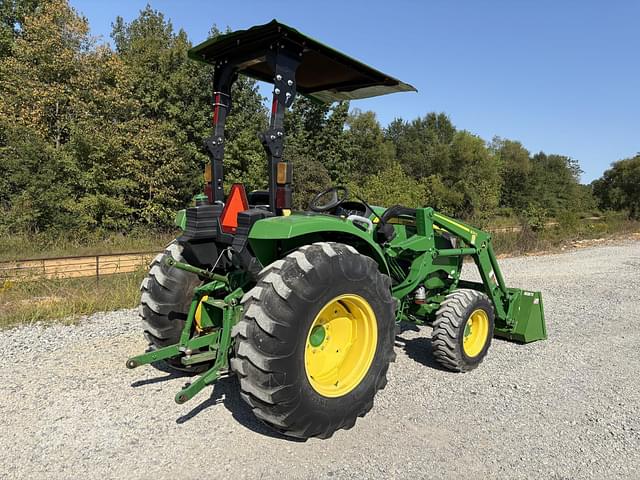 Image of John Deere 4052M equipment image 3