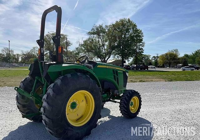 Image of John Deere 4052M equipment image 4