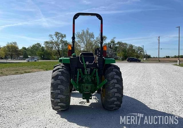 Image of John Deere 4052M equipment image 3