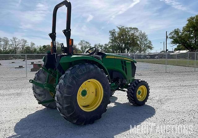 Image of John Deere 4052M equipment image 3
