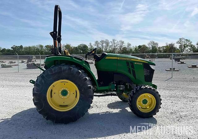 Image of John Deere 4052M equipment image 4