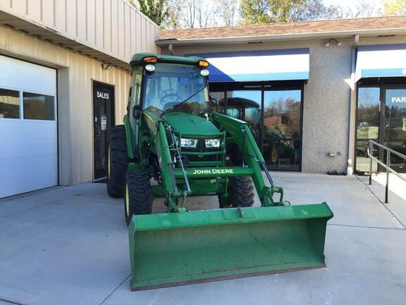2019 John Deere 4052R Equipment Image0