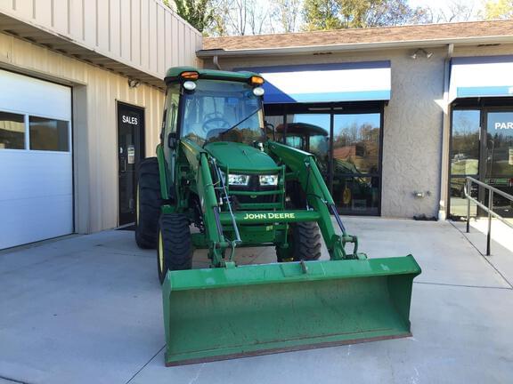 Image of John Deere 4052R equipment image 1