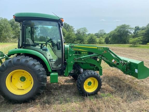 Image of John Deere 4052R equipment image 2
