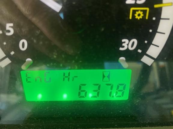 Image of John Deere 4052R equipment image 4