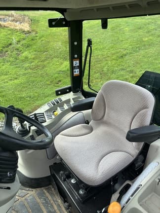 Image of John Deere 4052R equipment image 4