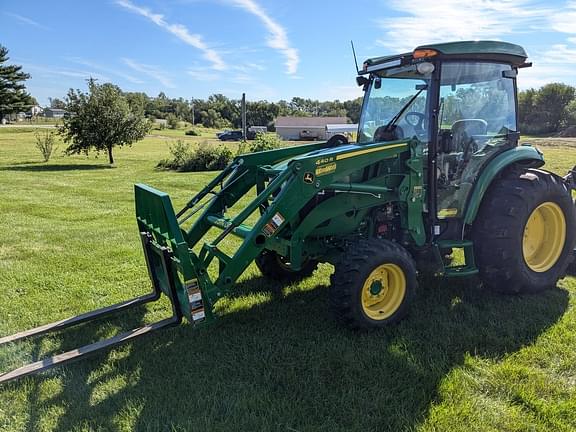 Image of John Deere 4052R Primary image