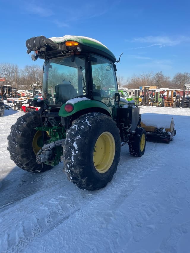 Image of John Deere 4052R equipment image 4