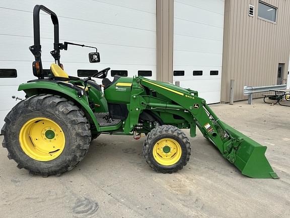 Image of John Deere 4052R equipment image 1