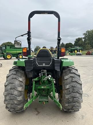 Image of John Deere 4052R equipment image 3