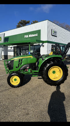 Image of John Deere 4052R equipment image 1