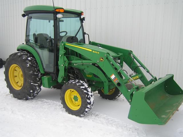 Image of John Deere 4052R equipment image 1