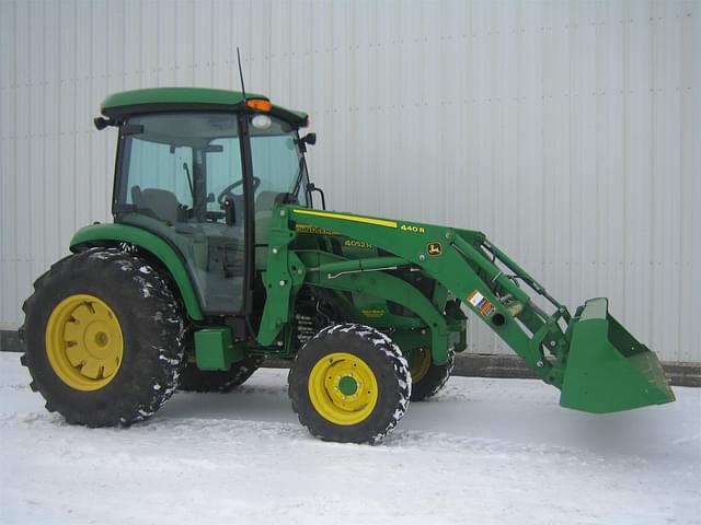 Image of John Deere 4052R equipment image 2