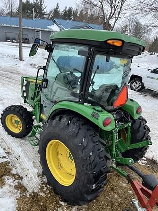 Image of John Deere 4052R equipment image 1