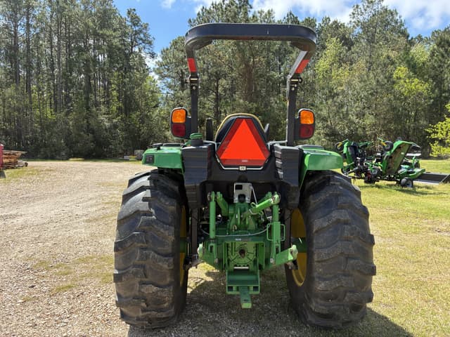 Image of John Deere 4052R equipment image 3