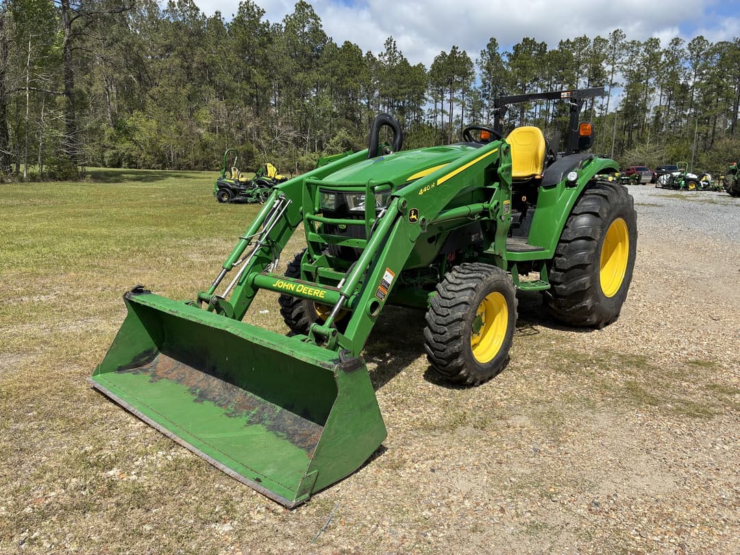Image of John Deere 4052R Primary image