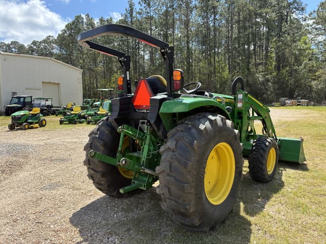 Image of John Deere 4052R equipment image 4