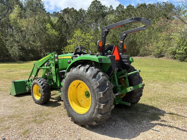 Image of John Deere 4052R equipment image 2
