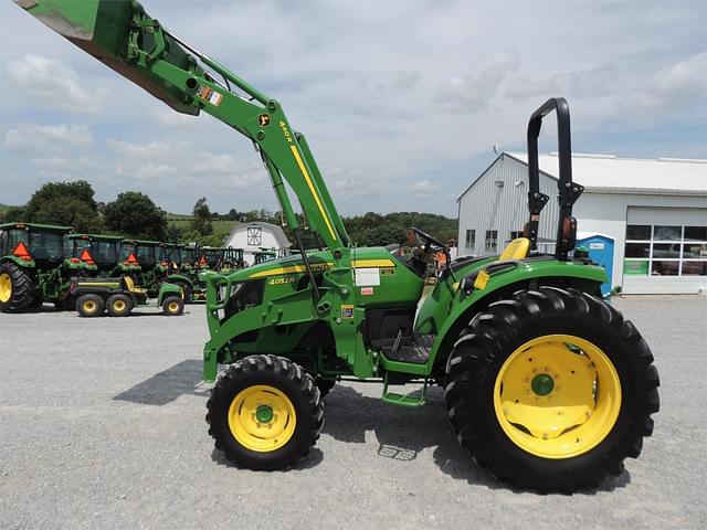 Image of John Deere 4052R equipment image 2