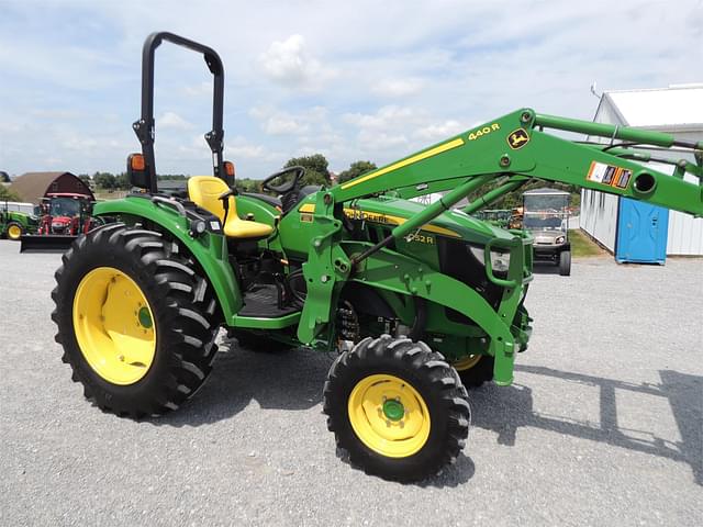 Image of John Deere 4052R equipment image 3