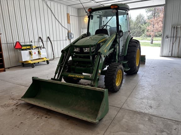 Image of John Deere 4052R equipment image 3