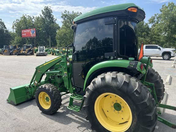 Image of John Deere 4052R equipment image 4