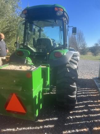 Image of John Deere 4052R equipment image 3