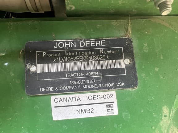 Image of John Deere 4052R equipment image 2