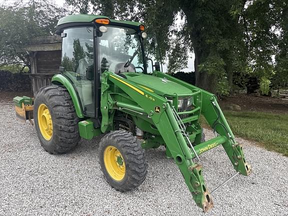 Image of John Deere 4052R Primary image