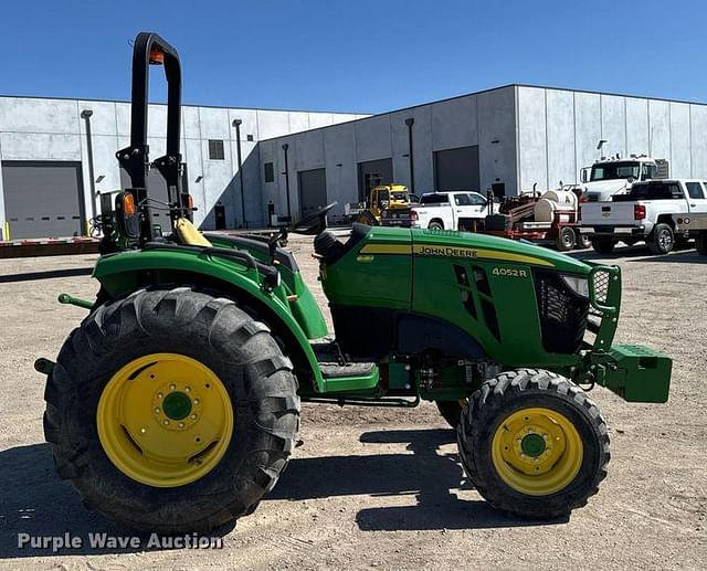 Image of John Deere 4052R equipment image 3